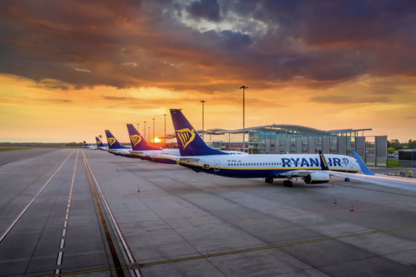 Ryanair planes