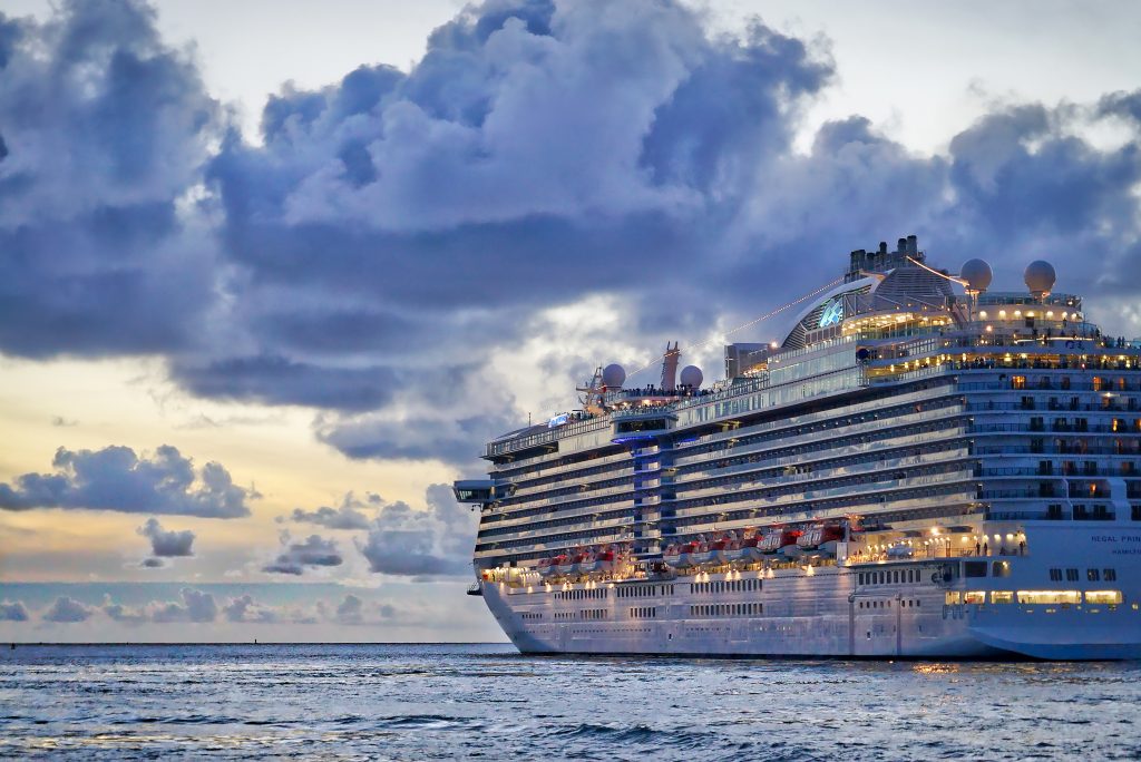 Cruise unsplash
