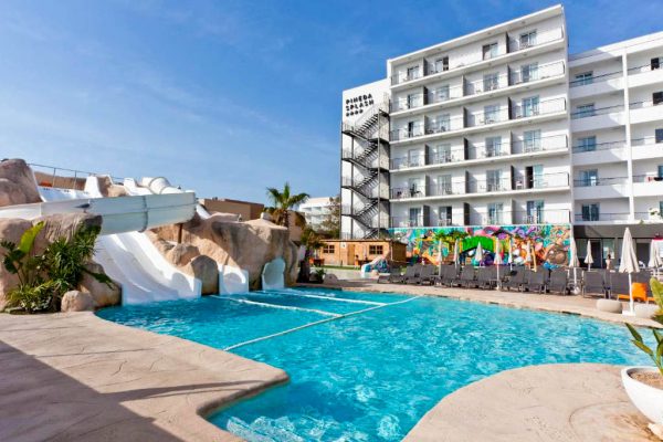 30 Degrees Hotel Pineda Splash