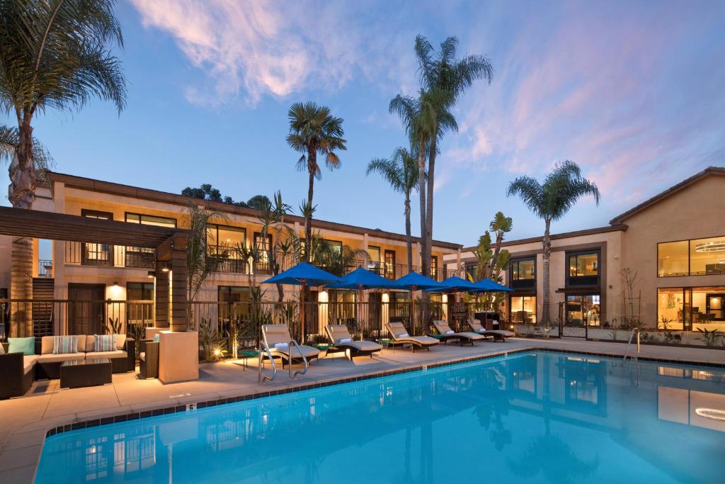 The Cove Hotel