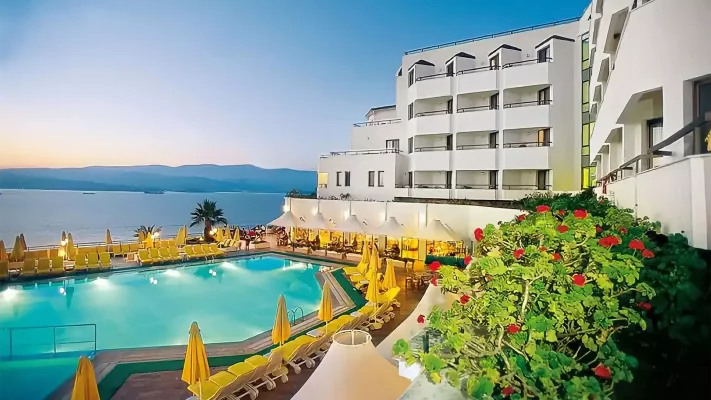 Roseira Beach Resort Hotel