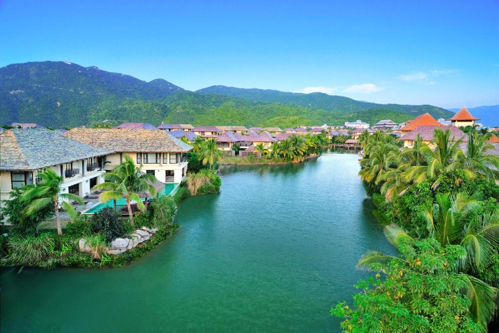 Sanya Yalong Bay Villas & Spa