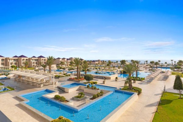 Pickalbatros White Beach Resort