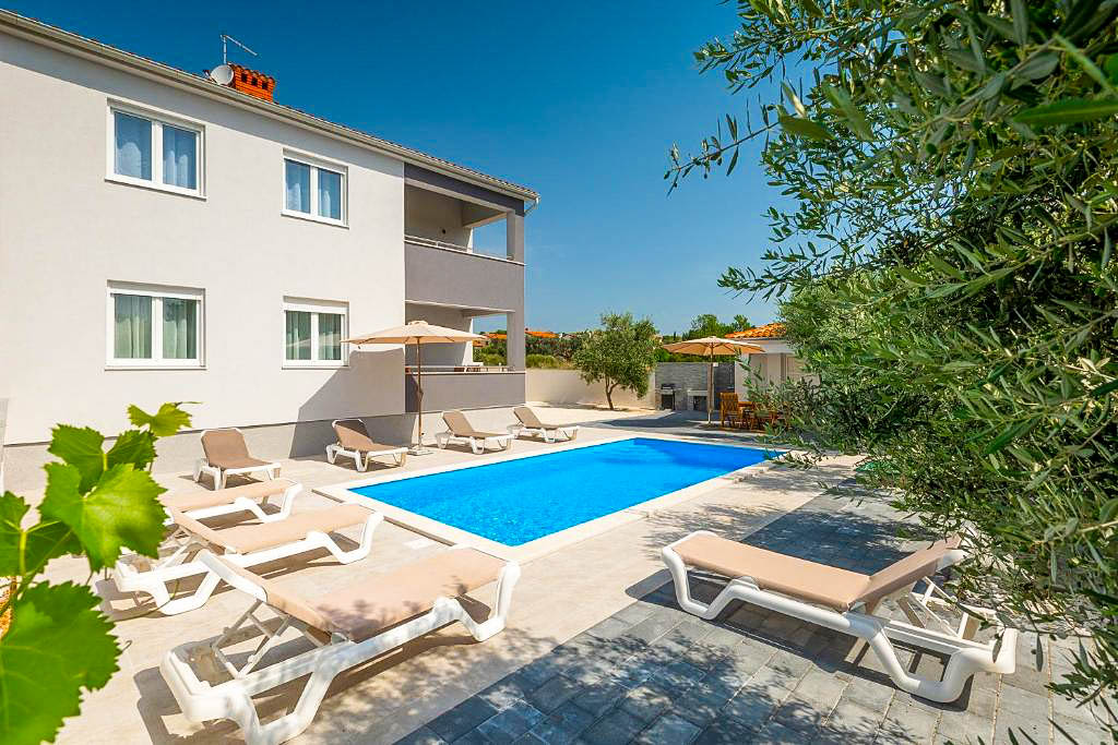 Apartments Medulin 2217