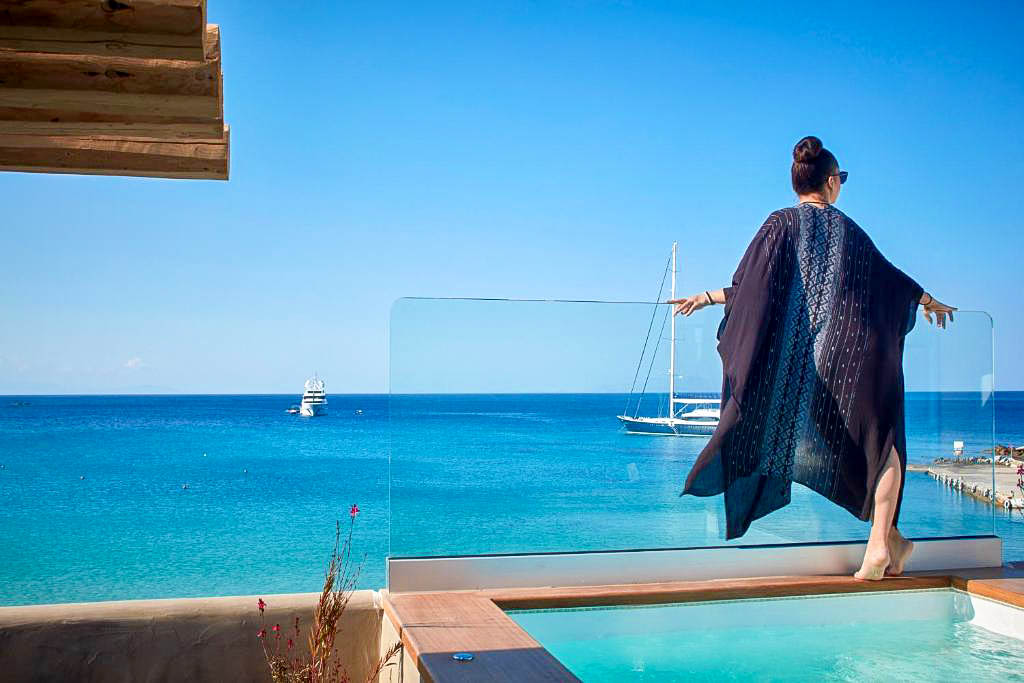 Mykonos Kosmoplaz Beach Resort Hotel