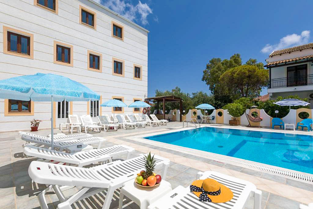 Lefkimi Hotel