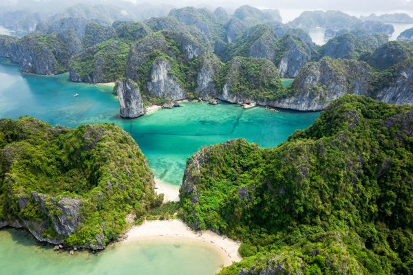 Vietnam Halong unsplash